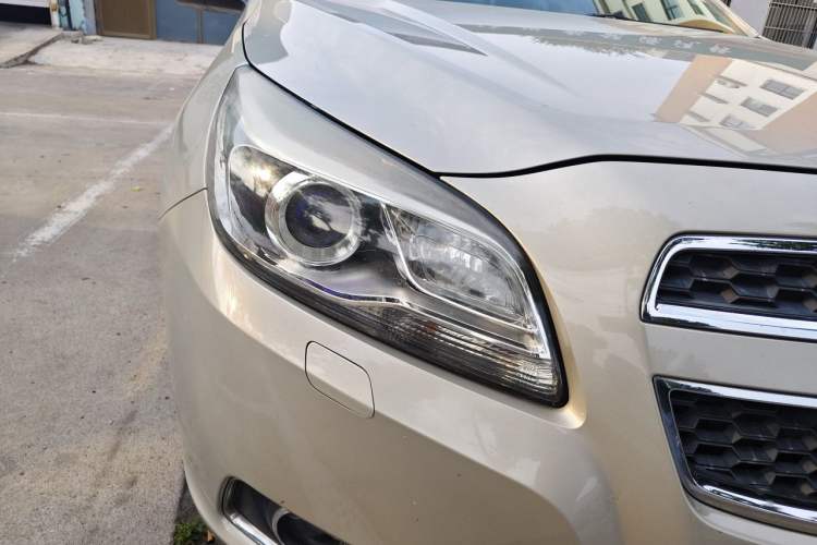 Used Chevrolet Malibu 2014 2.4L Automatic Luxury Edition Right Front Headlight