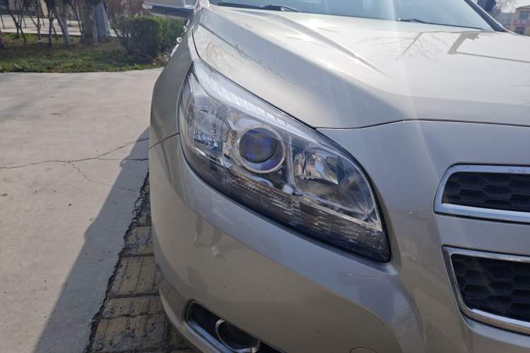 Used Chevrolet Malibu 2014 2.0L Automatic Comfort Edition Right Front Headlight