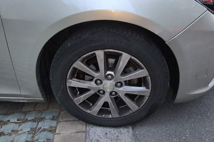 Used Chevrolet Malibu 2014 2.0L Automatic Luxury Edition Right Front Wheel Hub