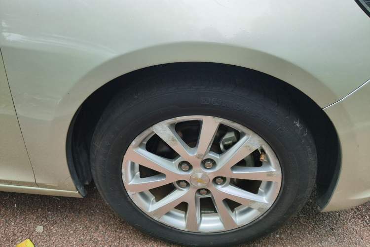 Used Chevrolet Malibu 2014 2.0L Automatic Luxury Edition Right Front Wheel Hub