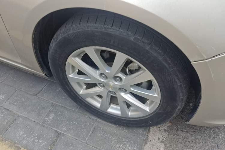 Used Chevrolet Malibu 2014 2.0L Automatic Luxury Edition Right Front Wheel Hub