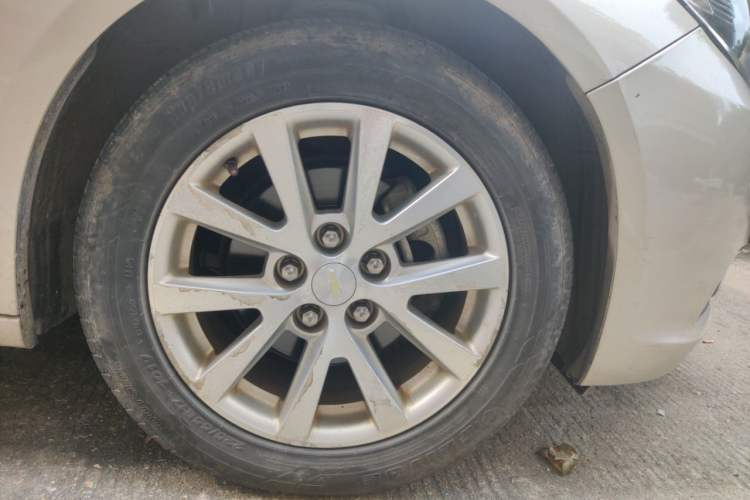 Used Chevrolet Malibu 2014 2.0L Automatic Luxury Edition Right Front Wheel Hub