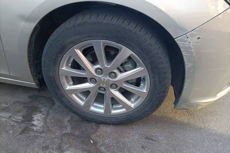 Used Chevrolet Malibu 2014 2.0L Automatic Luxury Edition Right Front Wheel Hub