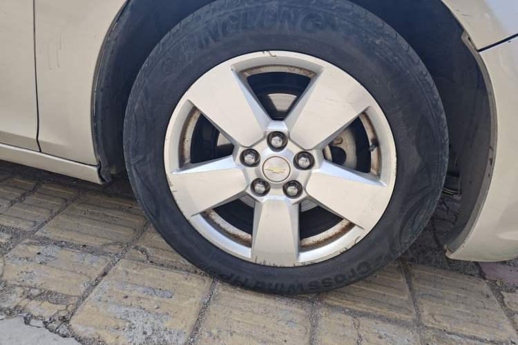 Used Chevrolet Malibu 2014 2.0L Automatic Comfort Edition Right Front Wheel Hub