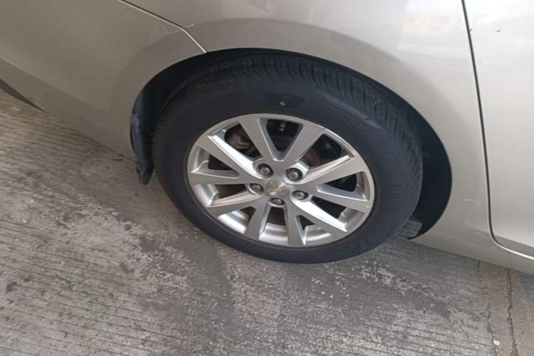Used Chevrolet Malibu 2014 2.0L Automatic Luxury Edition Right Rear Wheel Hub
