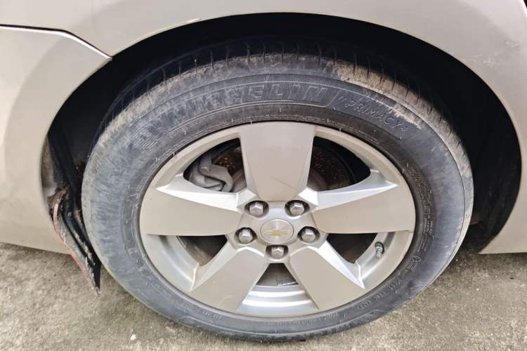 Used Chevrolet Malibu 2014 2.0L Automatic Comfort Edition Right Rear Wheel Hub