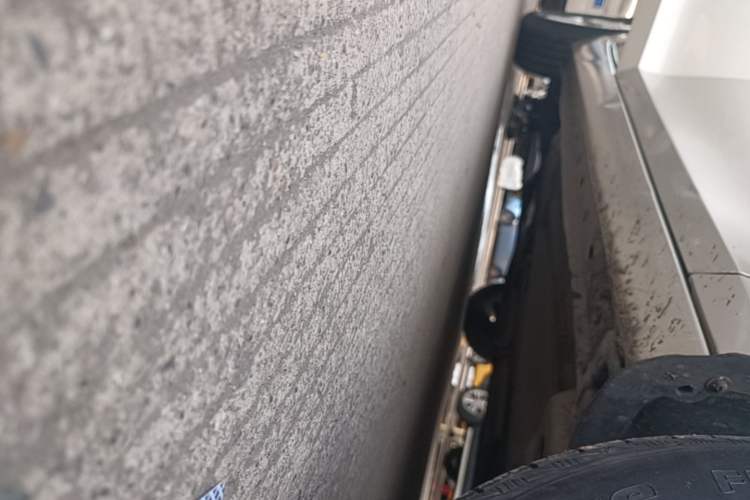 Used Chevrolet Malibu 2014 2.0L Automatic Luxury Edition Right Side Sill