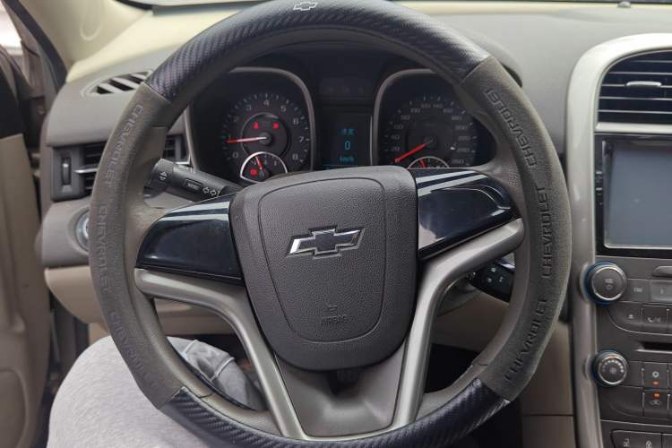 Used Chevrolet Malibu 2014 2.0L Automatic Comfort Edition Steering Wheel