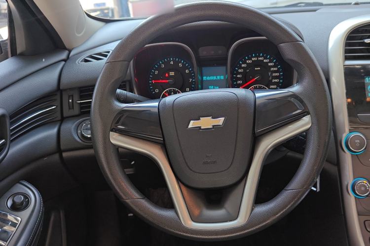 Used Chevrolet Malibu 2014 1.6T Automatic Comfort Edition Steering Wheel