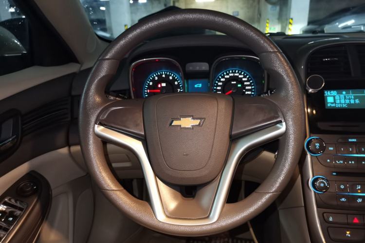 Used Chevrolet Malibu 2014 2.0L Automatic Comfort Edition Steering Wheel
