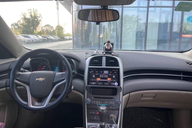 Used Chevrolet Malibu 2014 2.0L Automatic Comfort Edition Steering Wheel