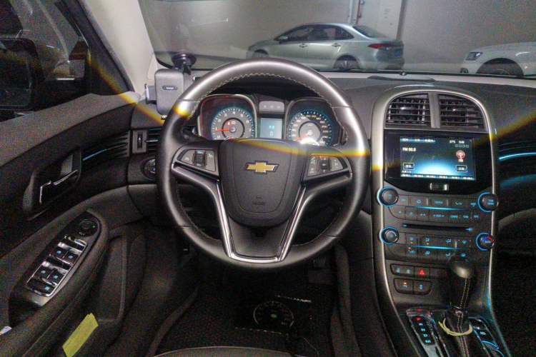 Used Chevrolet Malibu 2014 2.4L Automatic Luxury Edition Steering Wheel