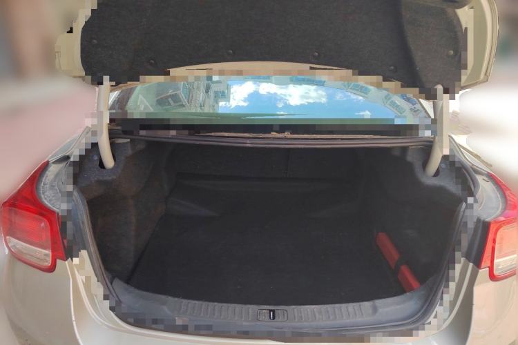 Used Chevrolet Malibu 2014 1.6T Automatic Comfort Edition Trunk