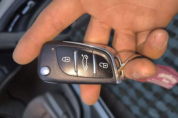 Used Chevrolet Malibu 2014 2.0L Automatic Luxury Edition Vehicle Key