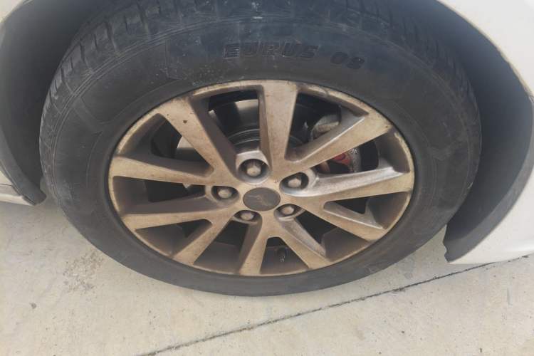 Used Chevrolet Malibu 2014 2.0L Automatic Luxury Edition Right Front Wheel Hub