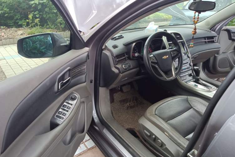 Used Chevrolet Malibu 2014 2.0L Automatic Luxury Edition Driver Seat