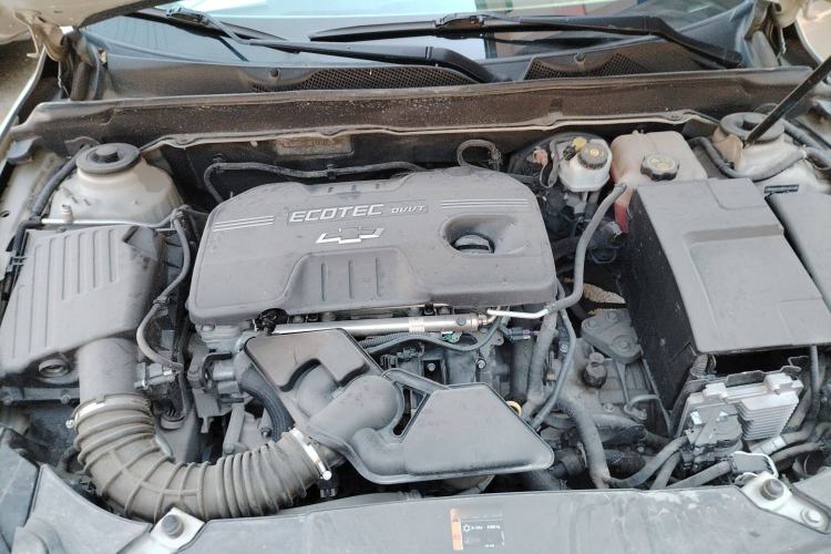 Used Chevrolet Malibu 2014 2.0L Automatic Comfort Edition Engine Bay