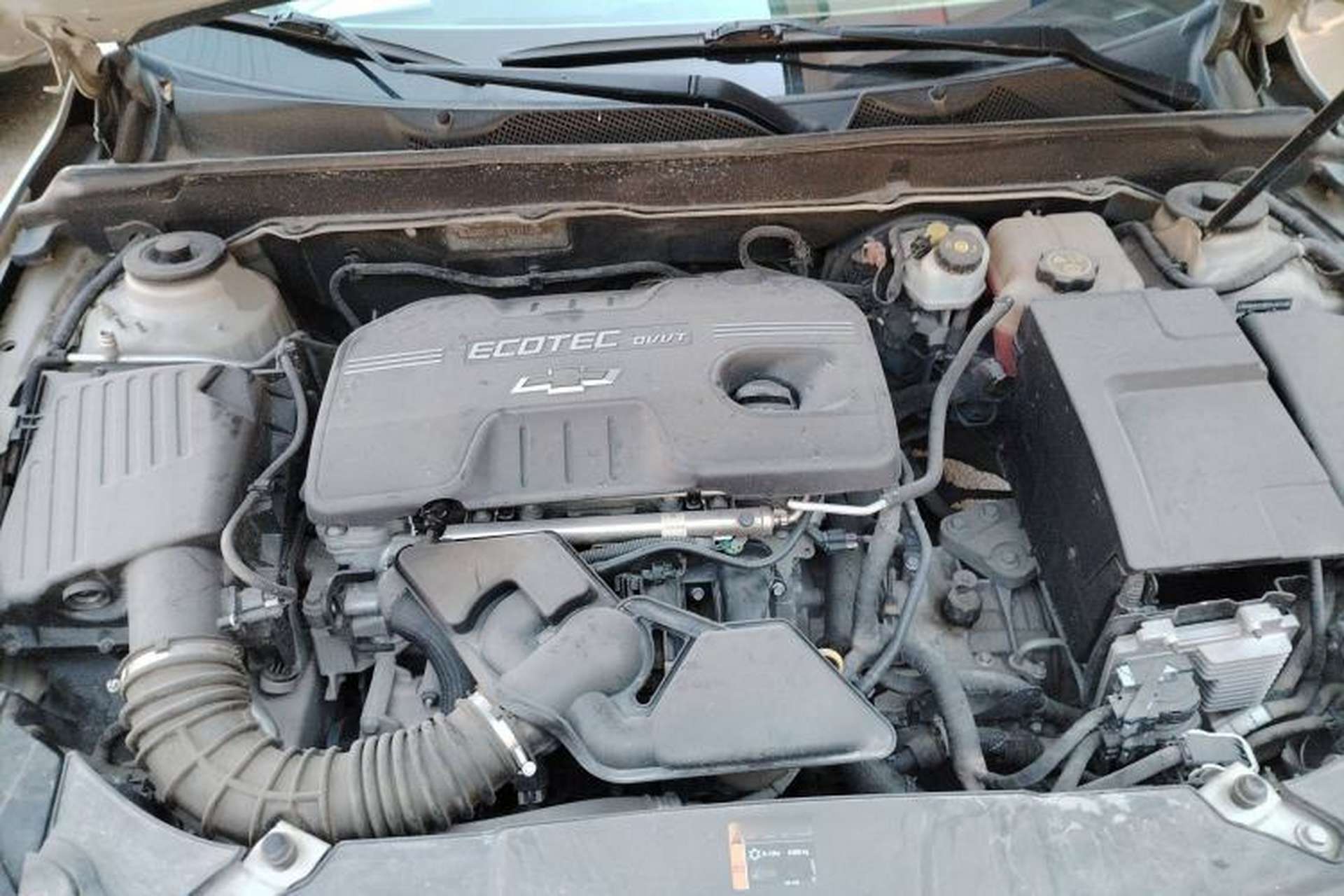 Used Chevrolet Malibu 2014 2.0L Automatic Comfort Edition Engine Bay