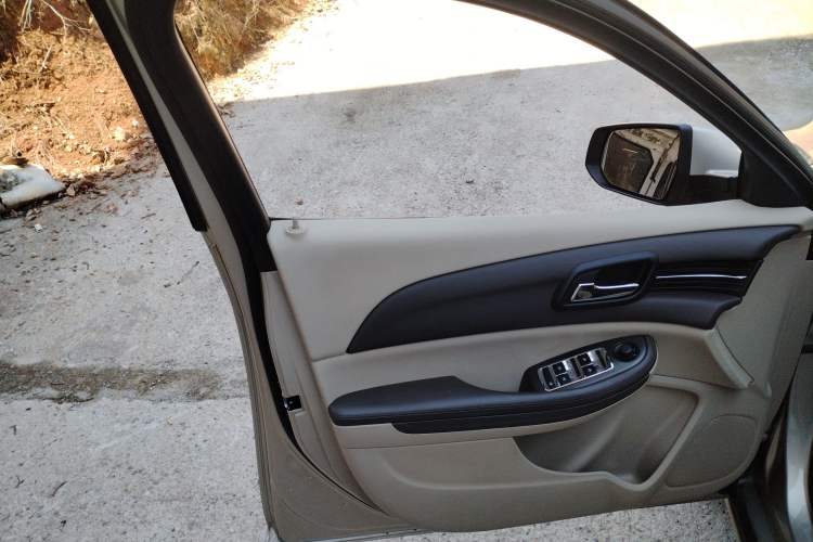 Used Chevrolet Malibu 2014 2.0L Automatic Comfort Edition Interior 7