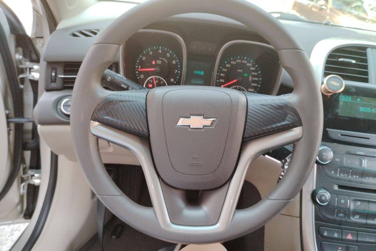 Used Chevrolet Malibu 2014 2.0L Automatic Comfort Edition Steering Wheel
