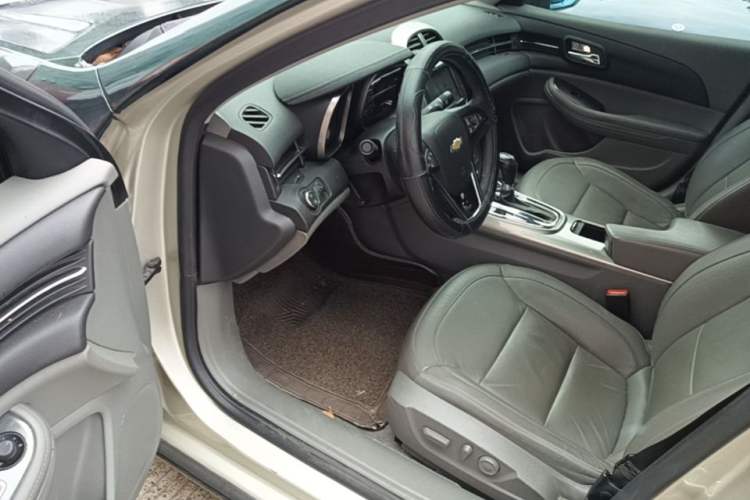 Used Chevrolet Malibu 2014 2.0L Automatic Luxury Edition Driver Seat