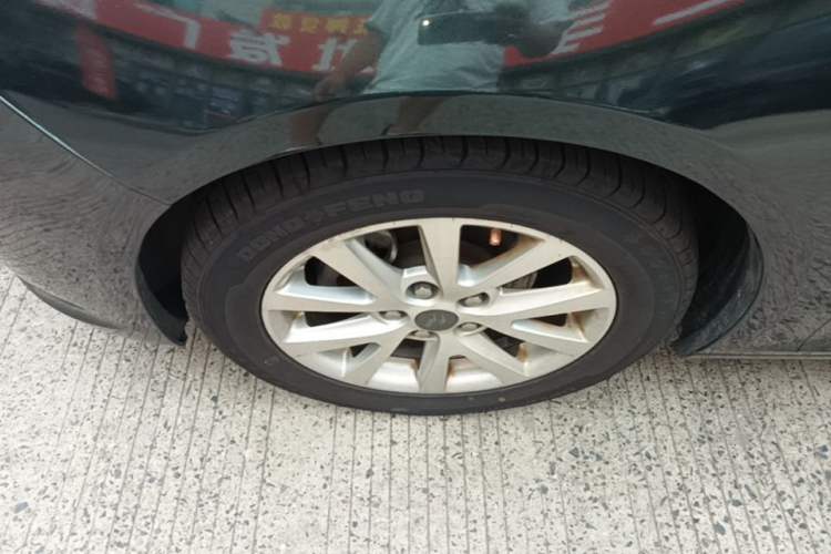 Used Chevrolet Malibu 2014 2.0L Automatic Luxury Edition Left Front Wheel Hub