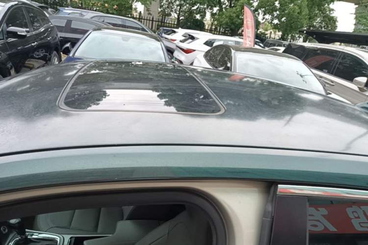 Used Chevrolet Malibu 2014 2.0L Automatic Luxury Edition Roof