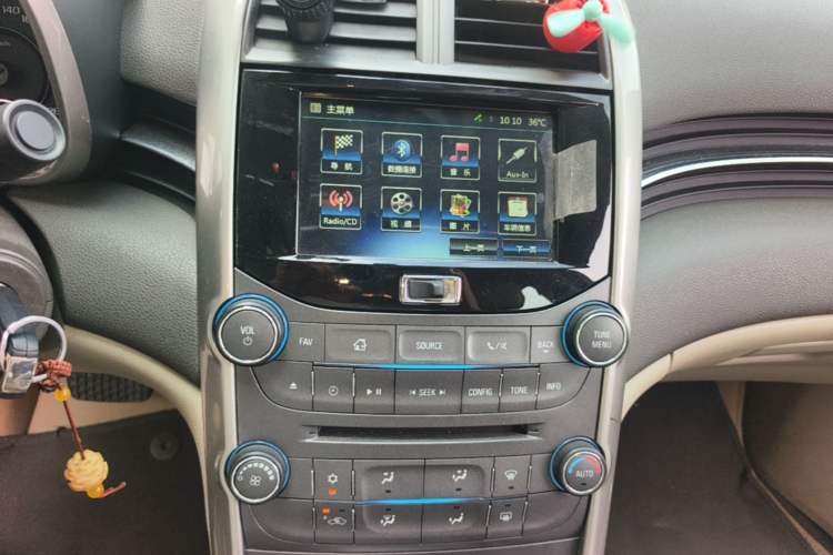 Used Chevrolet Malibu 2014 2.0L Automatic Luxury Edition Audio And AC Panel