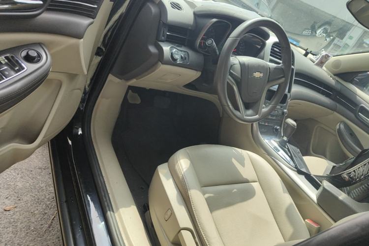 Used Chevrolet Malibu 2014 2.0L Automatic Comfort Edition Driver Seat