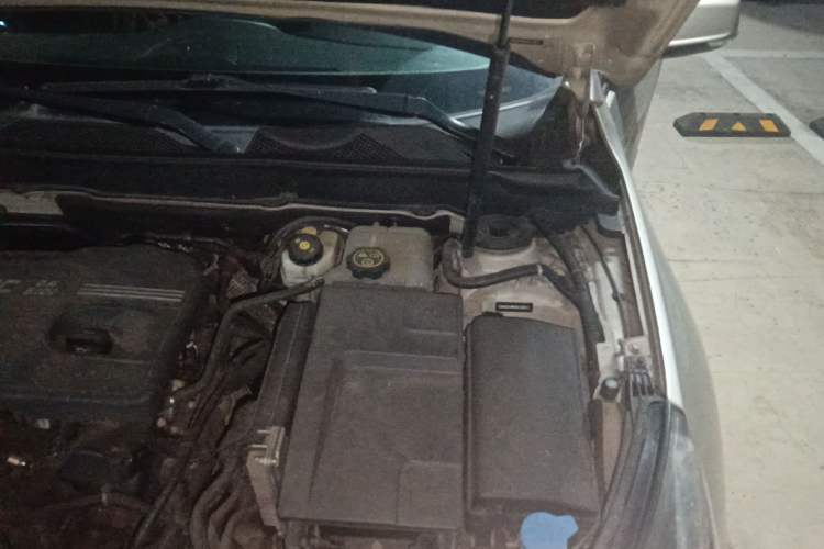 Used Chevrolet Malibu 2014 2.4L Automatic Luxury Edition Engine Bay Left