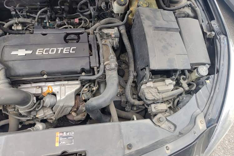 Used Chevrolet Malibu 2014 1.6T Automatic Comfort Edition Engine Bay Left