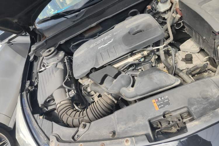 Used Chevrolet Malibu 2014 2.0L Automatic Comfort Edition Engine Bay Right