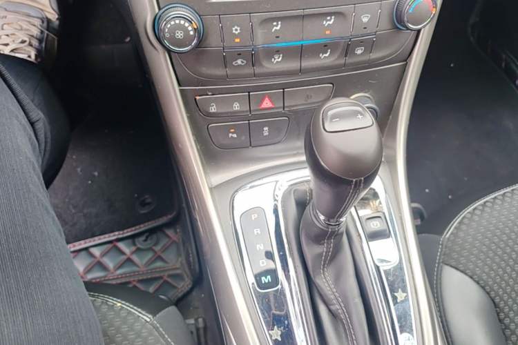 Used Chevrolet Malibu 2014 1.6T Automatic Comfort Edition Gear Lever