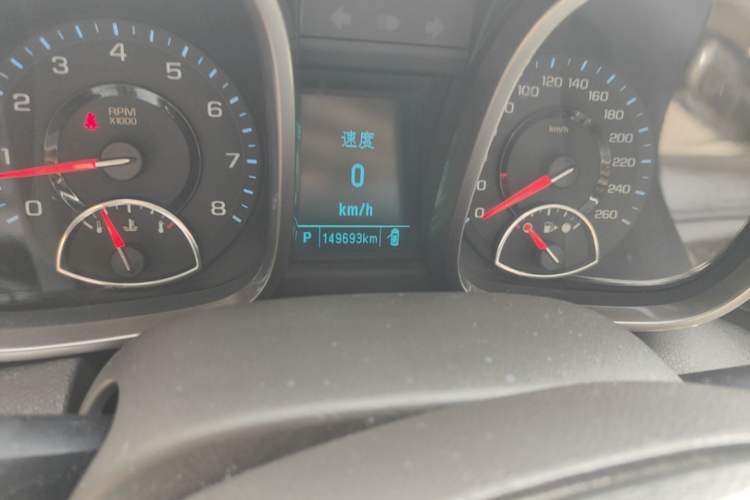 Used Chevrolet Malibu 2014 2.0L Automatic Comfort Edition Odometer Close Up