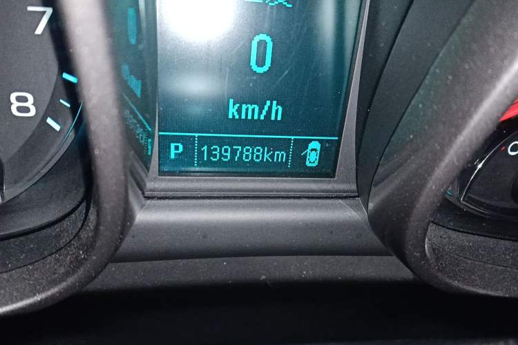 Used Chevrolet Malibu 2014 2.4L Automatic Luxury Edition Odometer Close Up