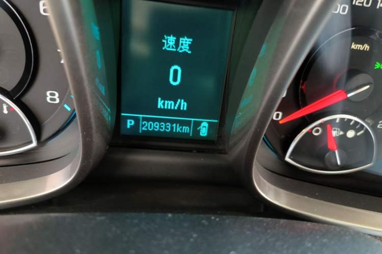 Used Chevrolet Malibu 2014 2.0L Automatic Comfort Edition Odometer Close Up