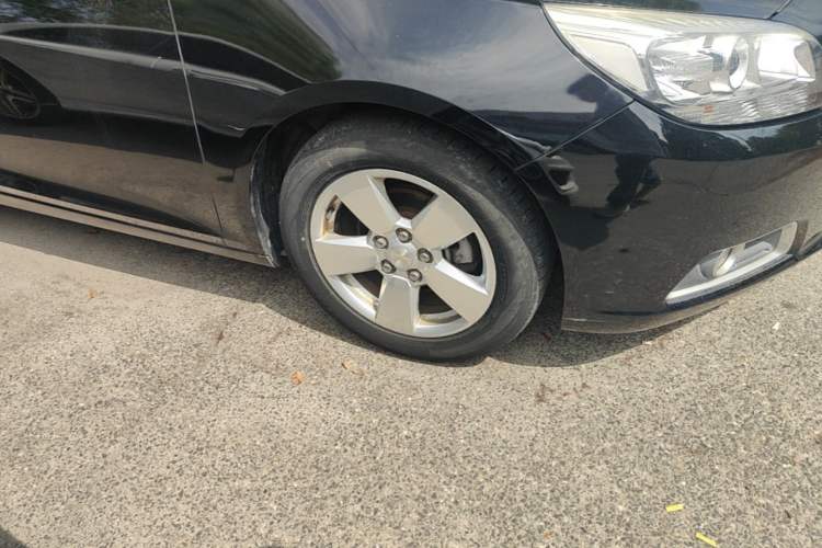 Used Chevrolet Malibu 2014 2.0L Automatic Comfort Edition Right Front Wheel Hub