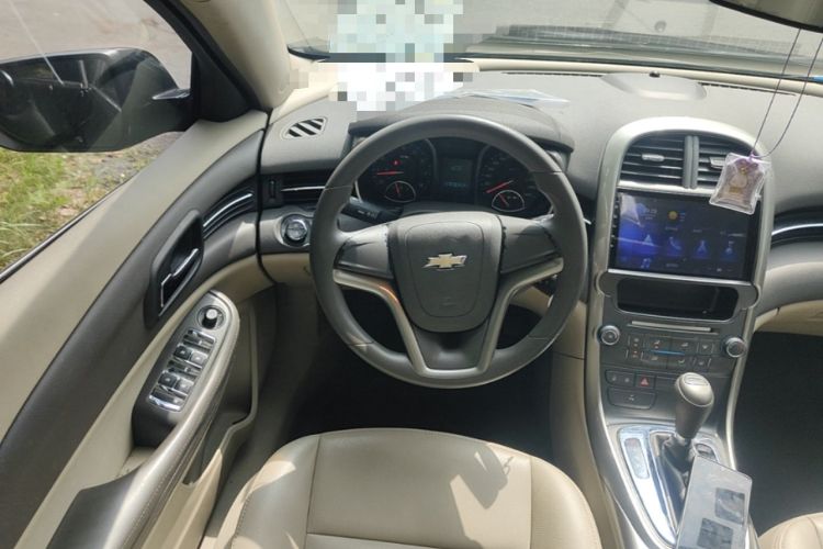 Used Chevrolet Malibu 2014 2.0L Automatic Comfort Edition Steering Wheel