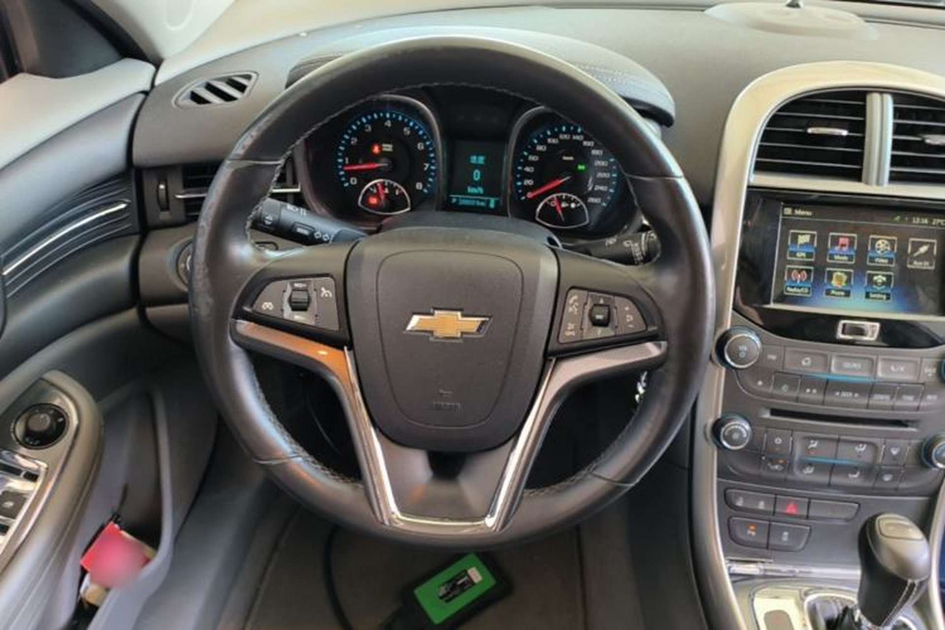 Used Chevrolet Malibu 2014 2.0L Automatic Comfort Edition Steering Wheel