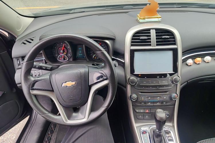 Used Chevrolet Malibu 2014 1.6T Automatic Comfort Edition Steering Wheel