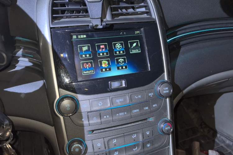 Used Chevrolet Malibu 2014 2.0L Automatic Luxury Edition Audio And AC Panel