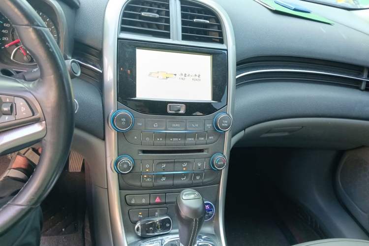 Used Chevrolet Malibu 2014 2.0L Automatic Luxury Edition Audio And AC Panel