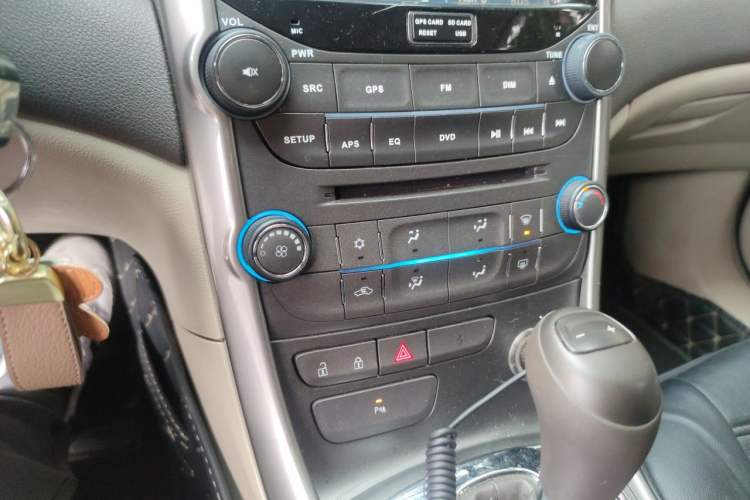 Used Chevrolet Malibu 2014 2.0L Automatic Comfort Edition Audio And AC Panel