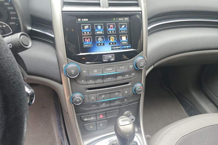 Used Chevrolet Malibu 2014 2.4L Automatic Luxury Edition Audio And AC Panel