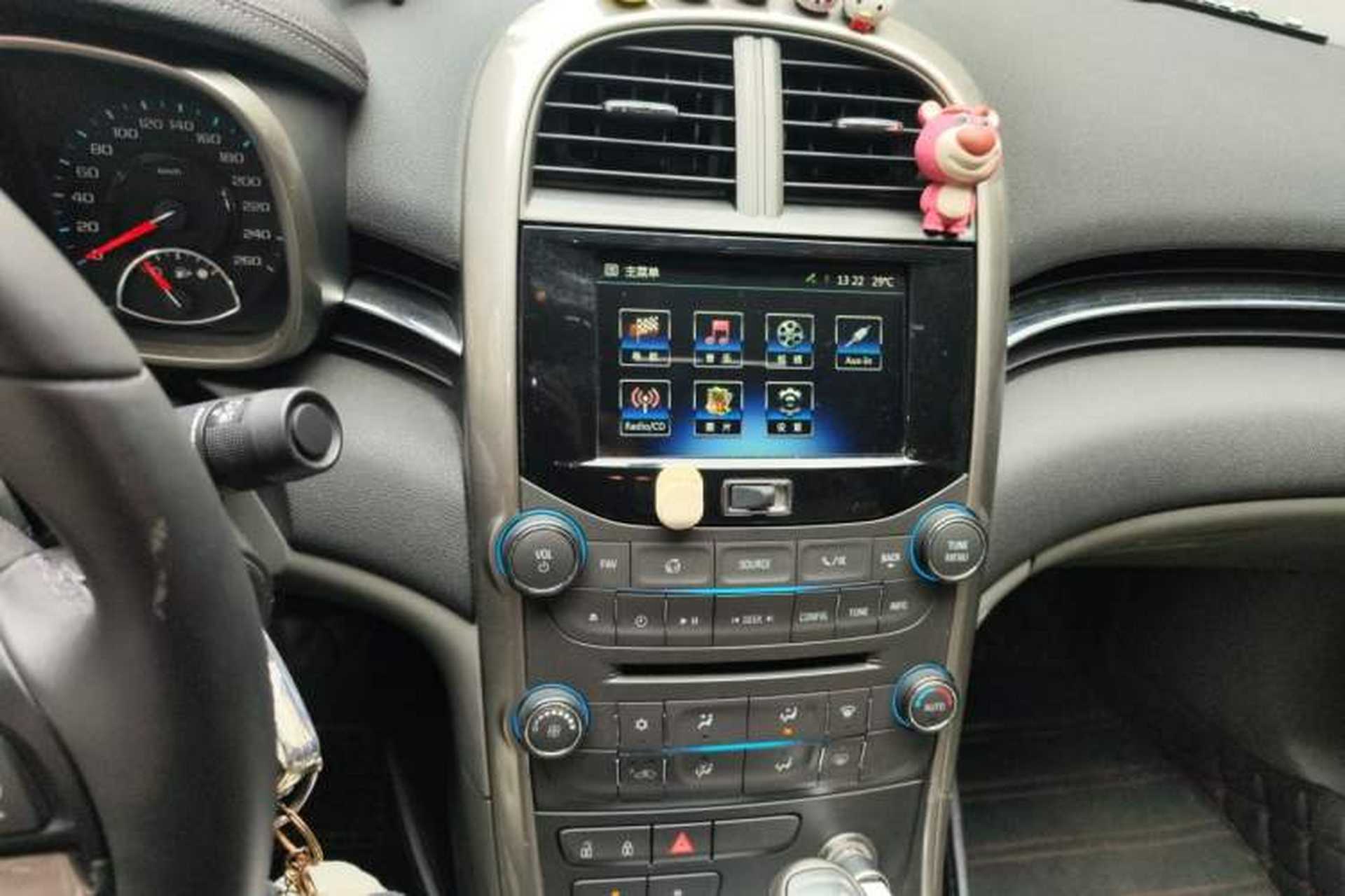 Used Chevrolet Malibu 2014 2.0L Automatic Luxury Edition Audio And AC Panel