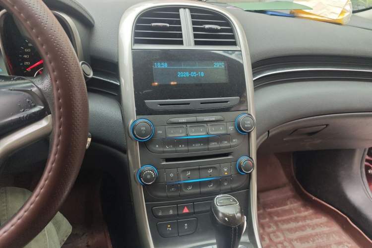 Used Chevrolet Malibu 2014 1.6T Automatic Comfort Edition Audio And AC Panel