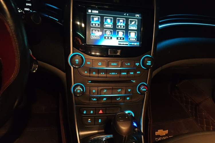 Used Chevrolet Malibu 2014 2.0L Automatic Luxury Edition Audio And AC Panel
