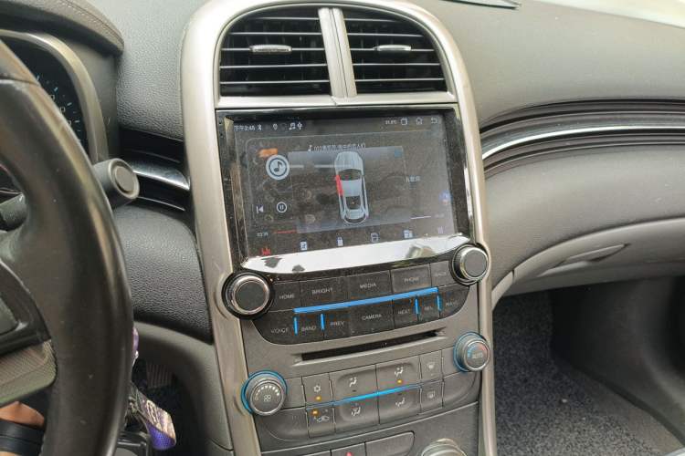 Used Chevrolet Malibu 2014 2.0L Automatic Luxury Edition Audio And AC Panel