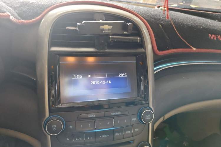 Used Chevrolet Malibu 2014 2.0L Automatic Comfort Edition Audio And AC Panel