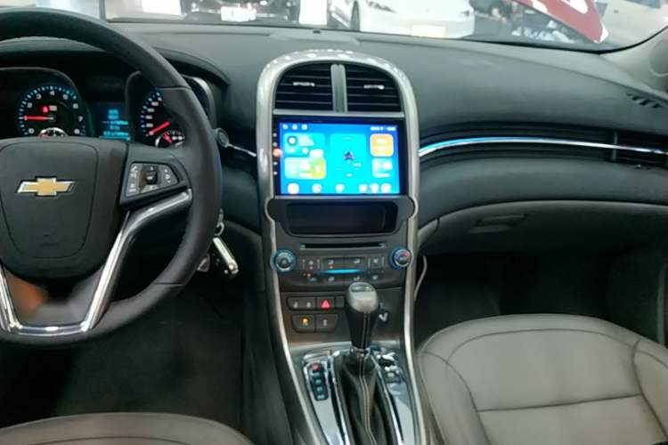 Used Chevrolet Malibu 2014 2.0L Automatic Luxury Edition Audio And AC Panel